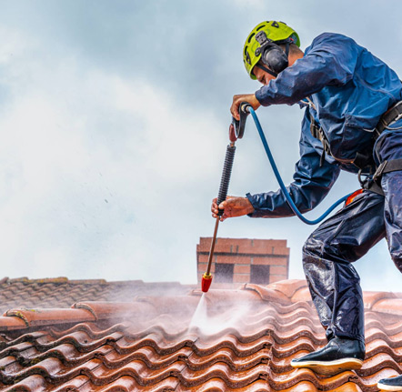 Nettoyage et démoussage de toiture à Viarmes (95270) dans le Val d'Oise (95)
